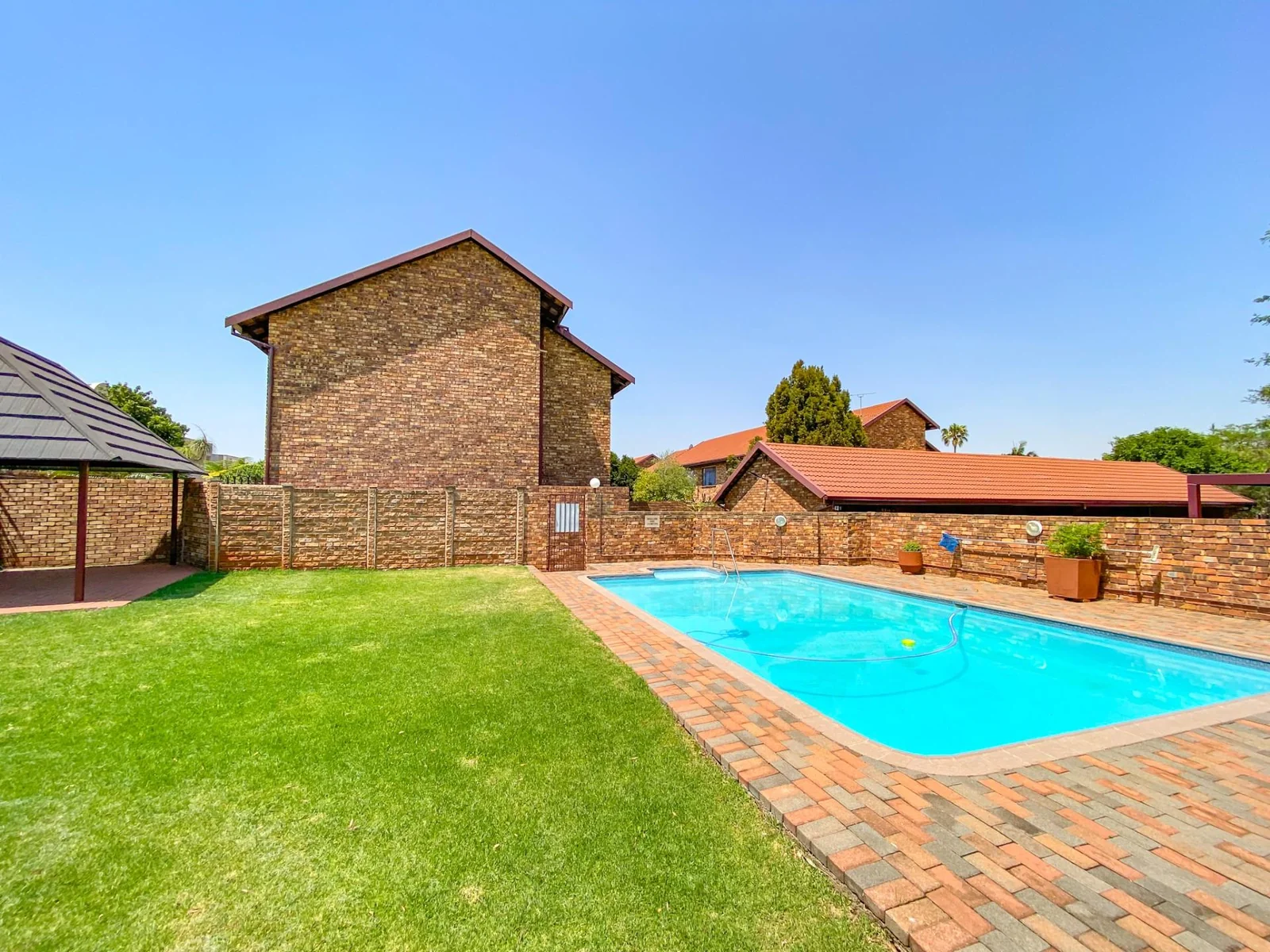 2 Bedroom Apartment To Let in a quiet complex within Pierre van Ryneveld<br/>*Perfect for Young Professionals* Occupation date : 1 May 2026