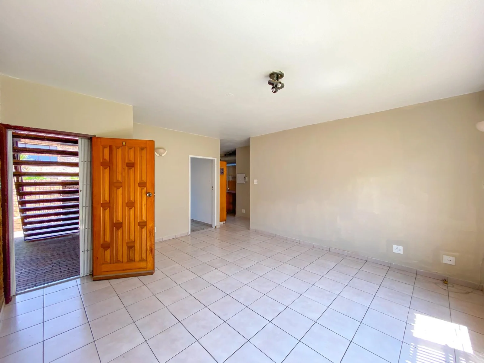 2 Bedroom Apartment To Let in a quiet complex within Pierre van Ryneveld<br/>*Perfect for Young Professionals* Occupation date : 1 May 2026