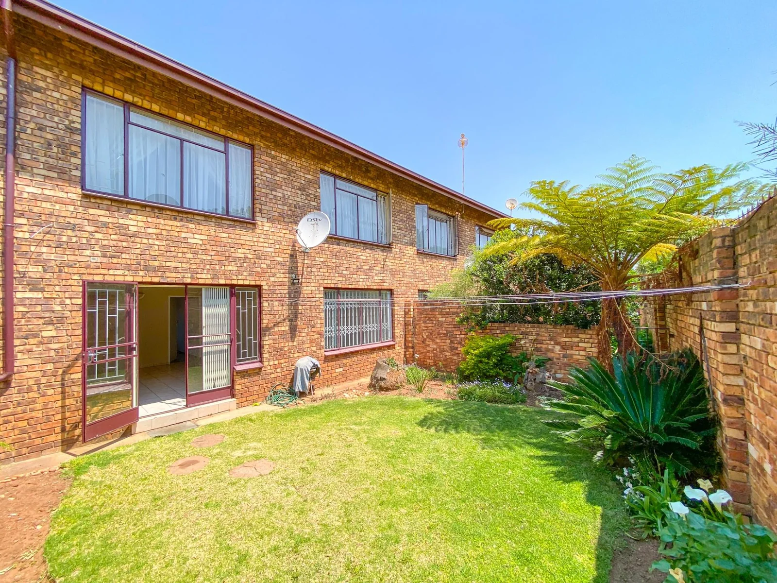 2 Bedroom Apartment To Let in a quiet complex within Pierre van Ryneveld<br/>*Perfect for Young Professionals* Occupation date : 1 May 2026