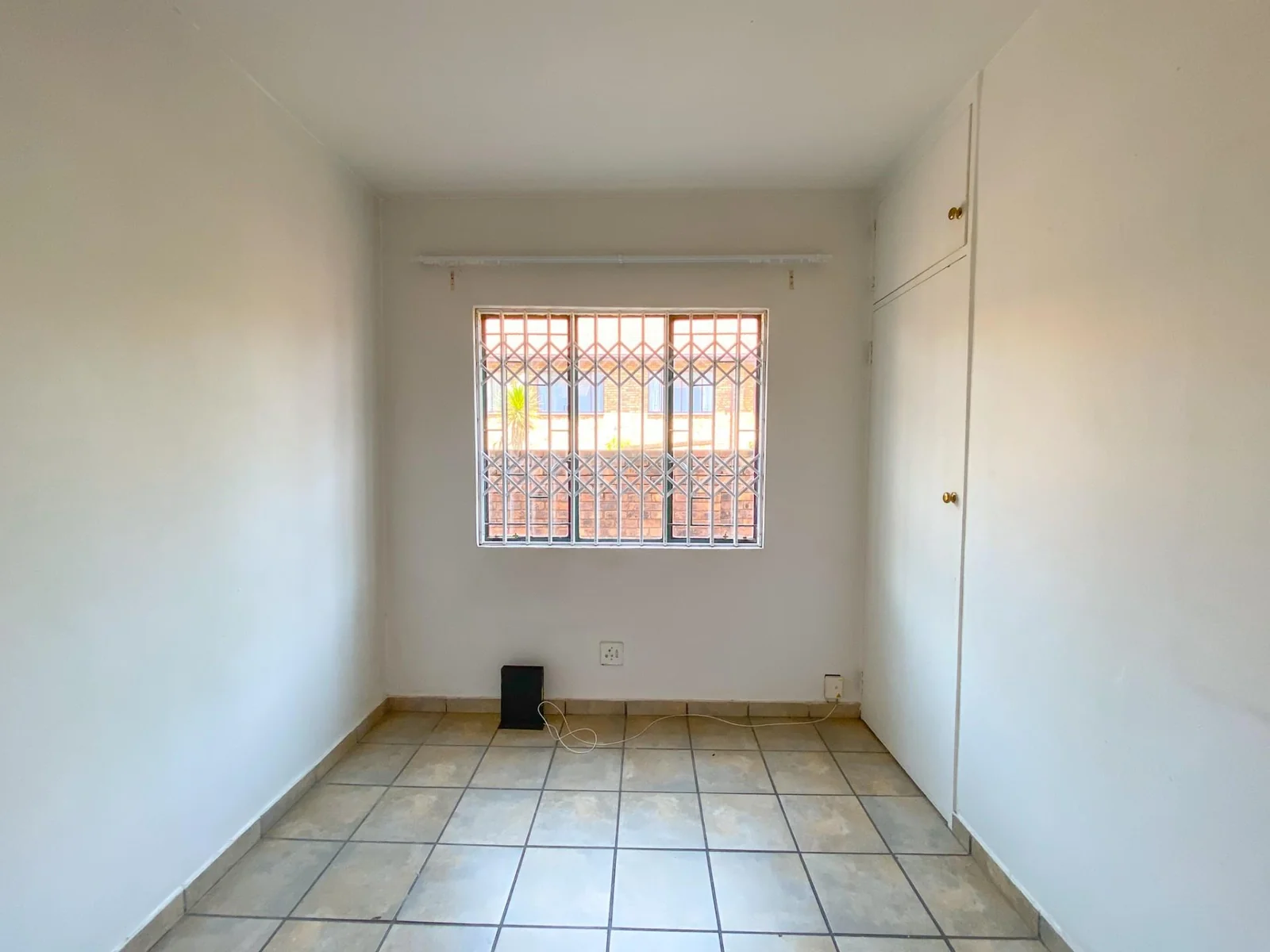 2 Bedroom Apartment To Let in a quiet complex within Pierre van Ryneveld<br/>*Perfect for Young Professionals* Occupation date : 1 May 2026