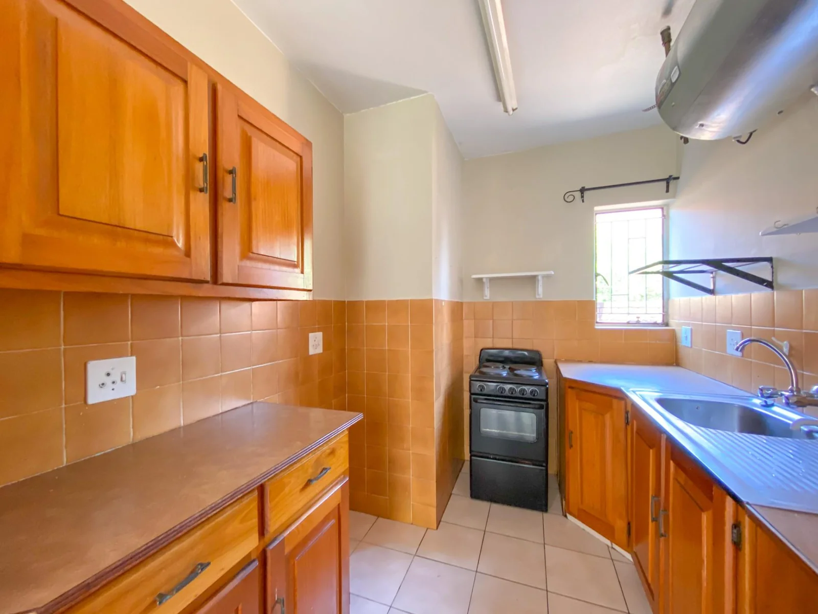 2 Bedroom Apartment To Let in a quiet complex within Pierre van Ryneveld<br/>*Perfect for Young Professionals* Occupation date : 1 May 2026
