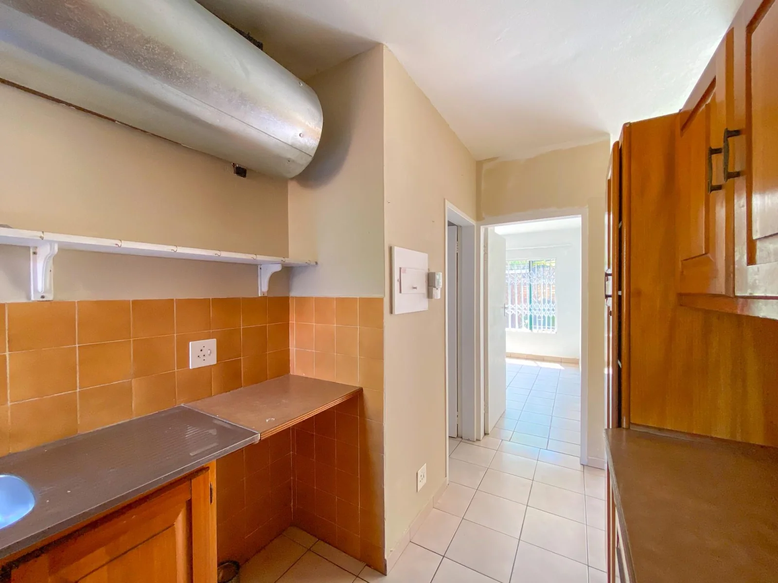 2 Bedroom Apartment To Let in a quiet complex within Pierre van Ryneveld<br/>*Perfect for Young Professionals* Occupation date : 1 May 2026