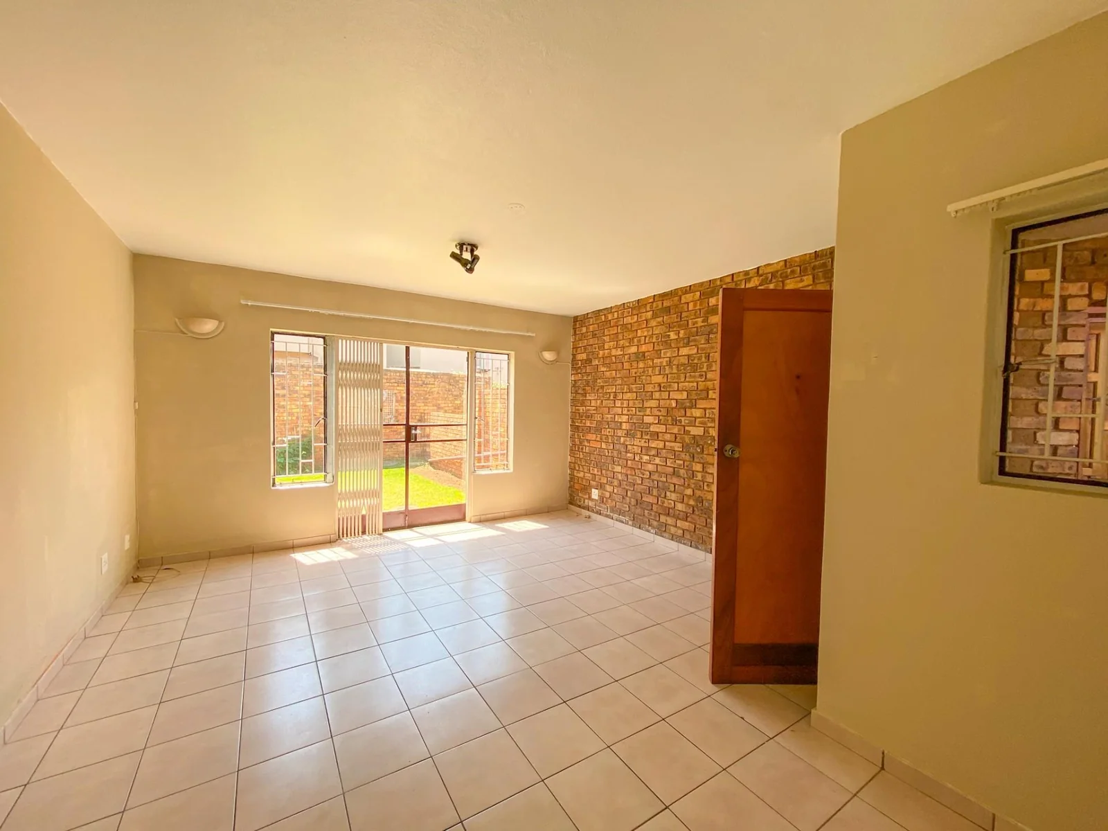 2 Bedroom Apartment To Let in a quiet complex within Pierre van Ryneveld<br/>*Perfect for Young Professionals* Occupation date : 1 May 2026