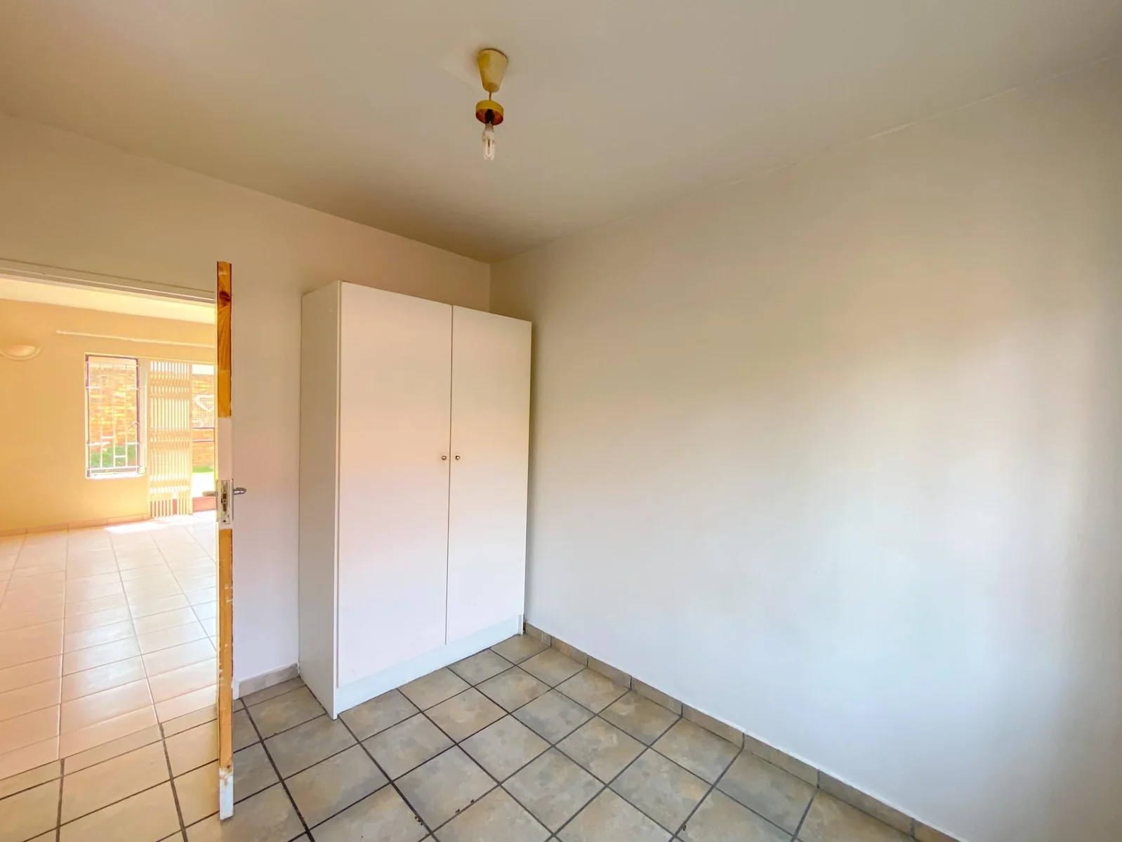 2 Bedroom Apartment To Let in a quiet complex within Pierre van Ryneveld<br/>*Perfect for Young Professionals* Occupation date : 1 May 2026
