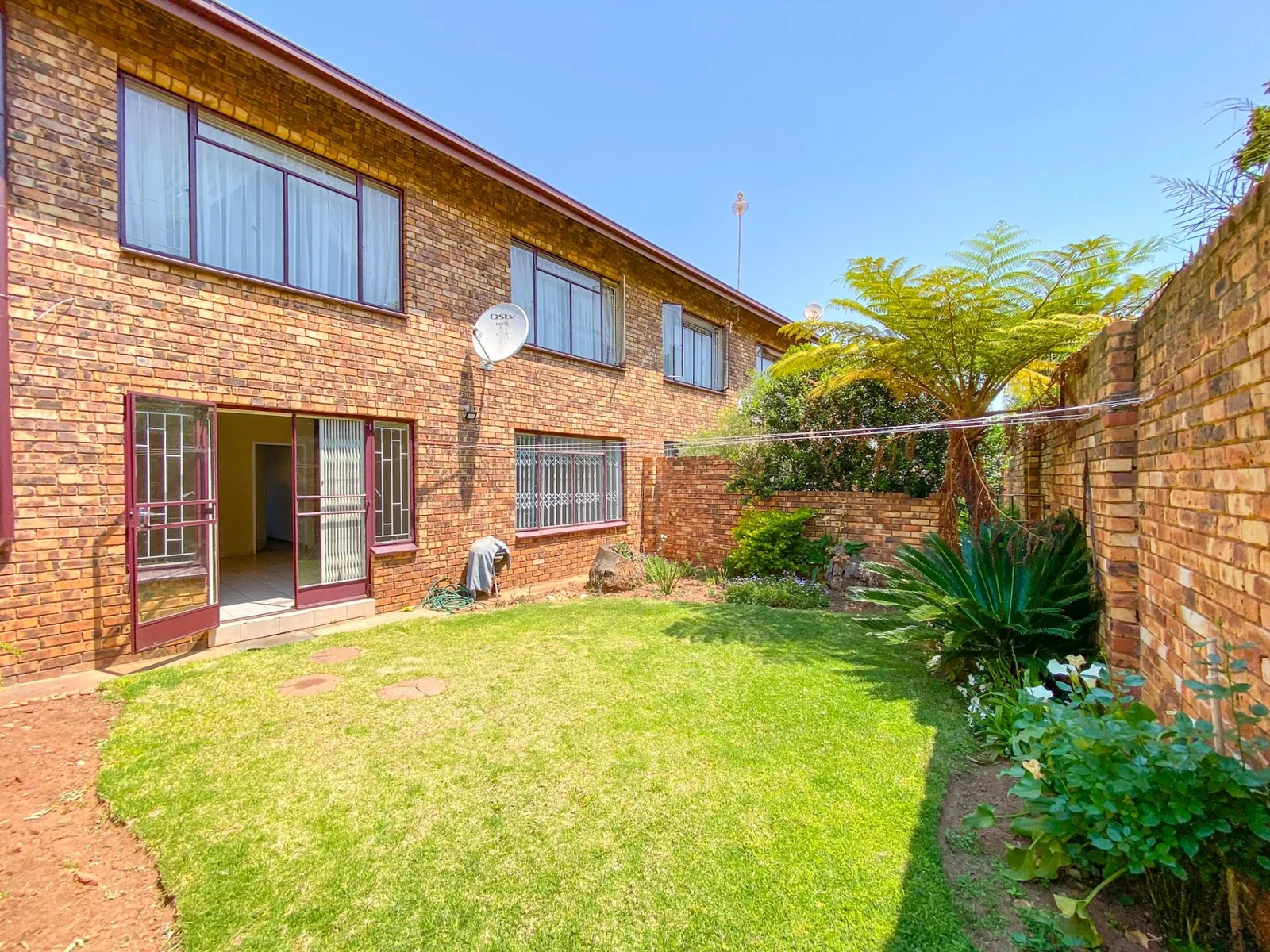 2 Bedroom Apartment To Let in a quiet complex within Pierre van Ryneveld<br/>*Perfect for Young Professionals* Occupation date : 1 May 2026