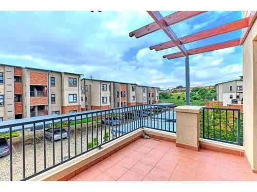 2 Penguin, Wilgeheuwel, Roodepoort