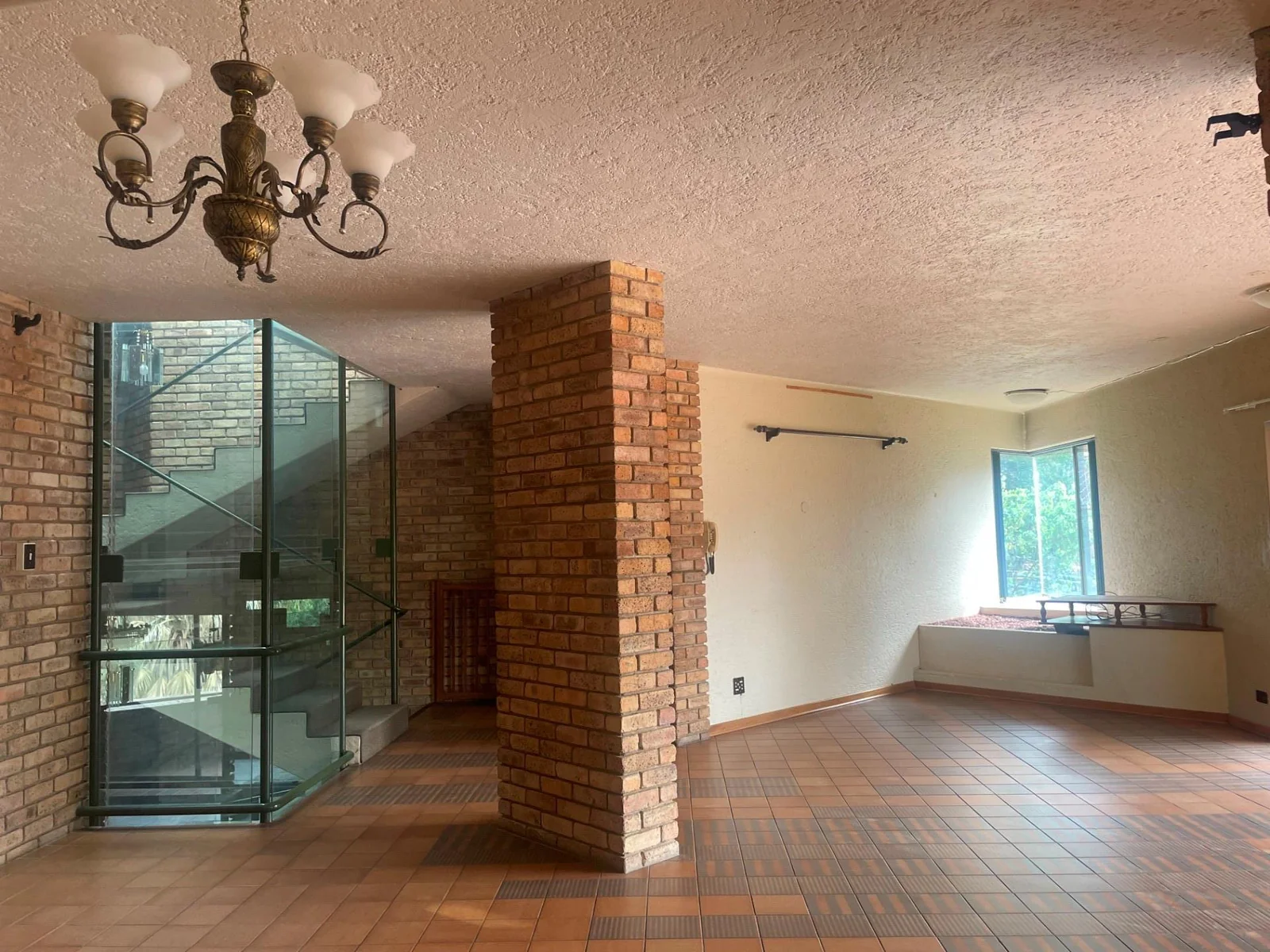 5 Bedroom, 4 Bathroom, 4 Story mansion in Waverley