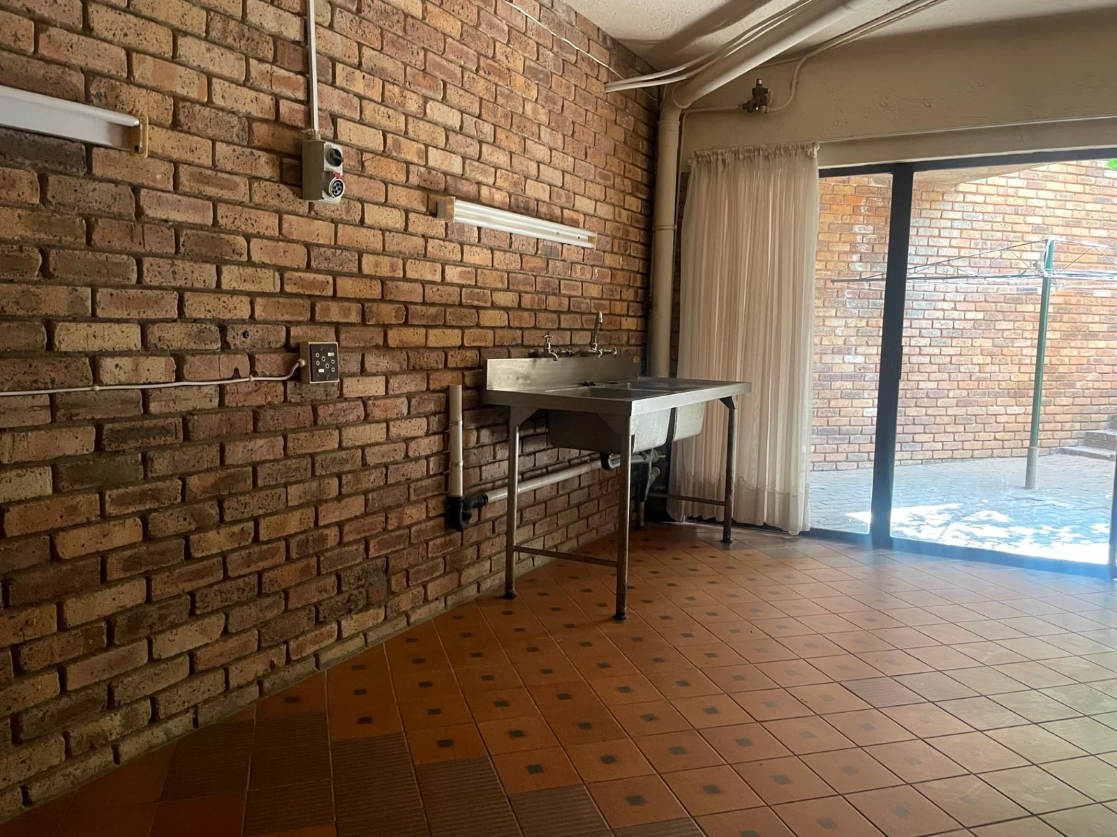 5 Bedroom, 4 Bathroom, 4 Story mansion in Waverley