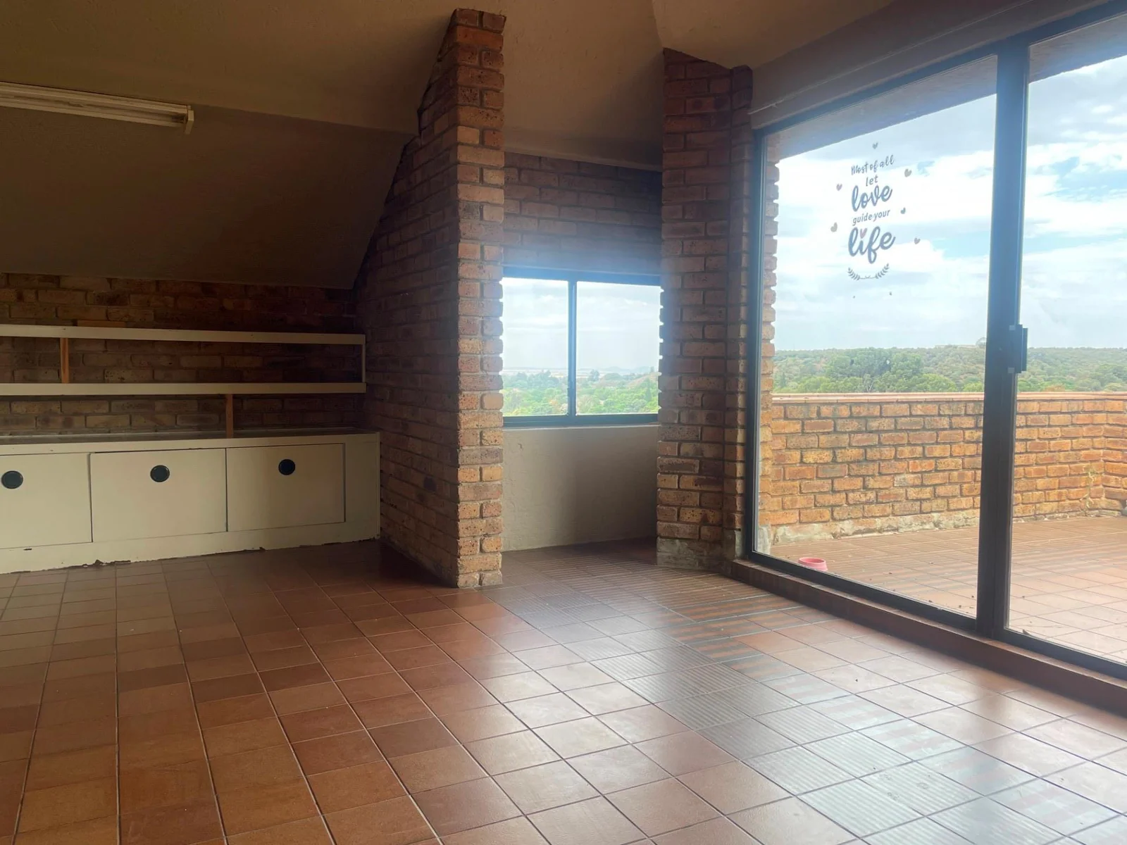 5 Bedroom, 4 Bathroom, 4 Story mansion in Waverley