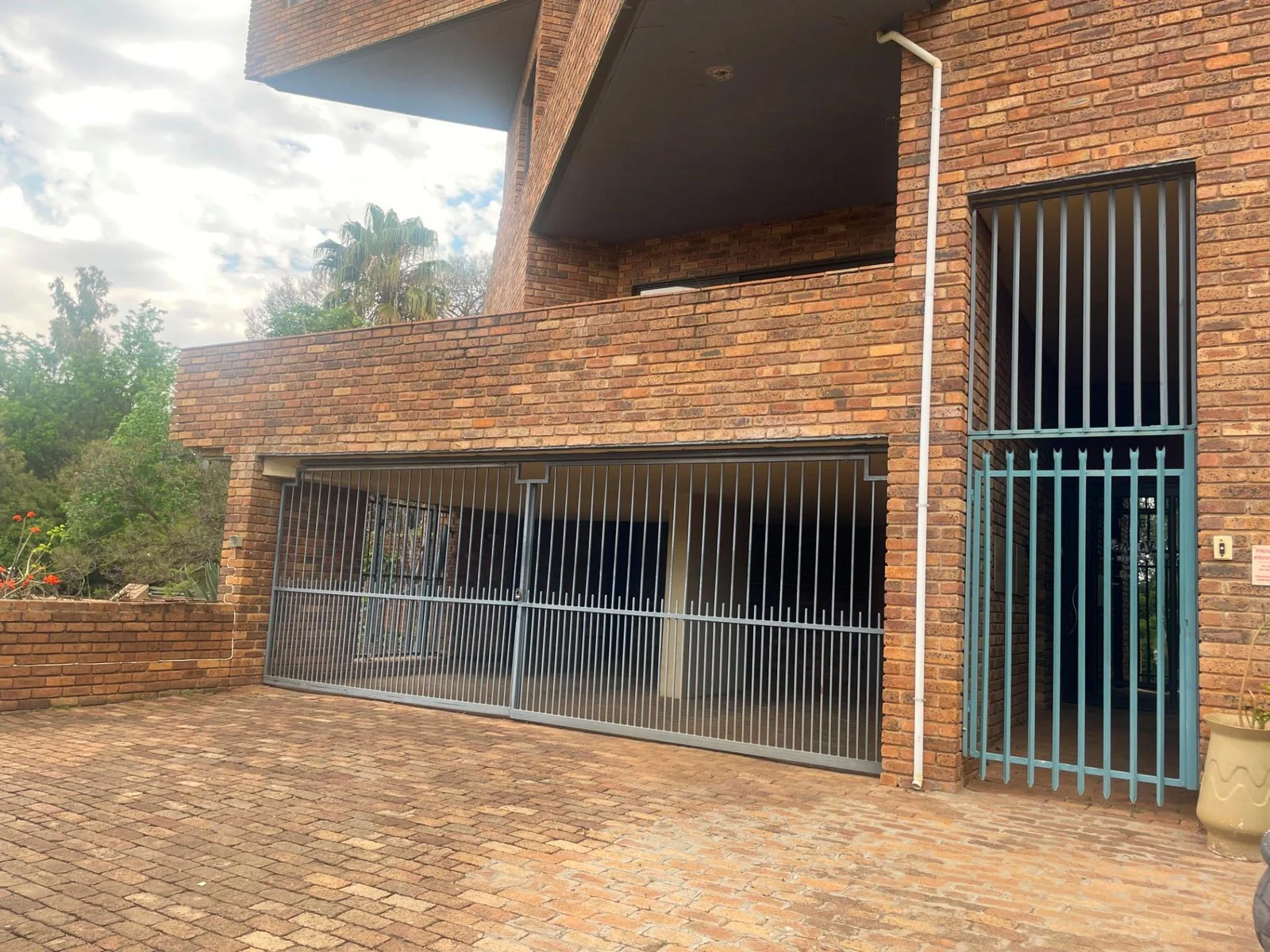 5 Bedroom, 4 Bathroom, 4 Story mansion in Waverley