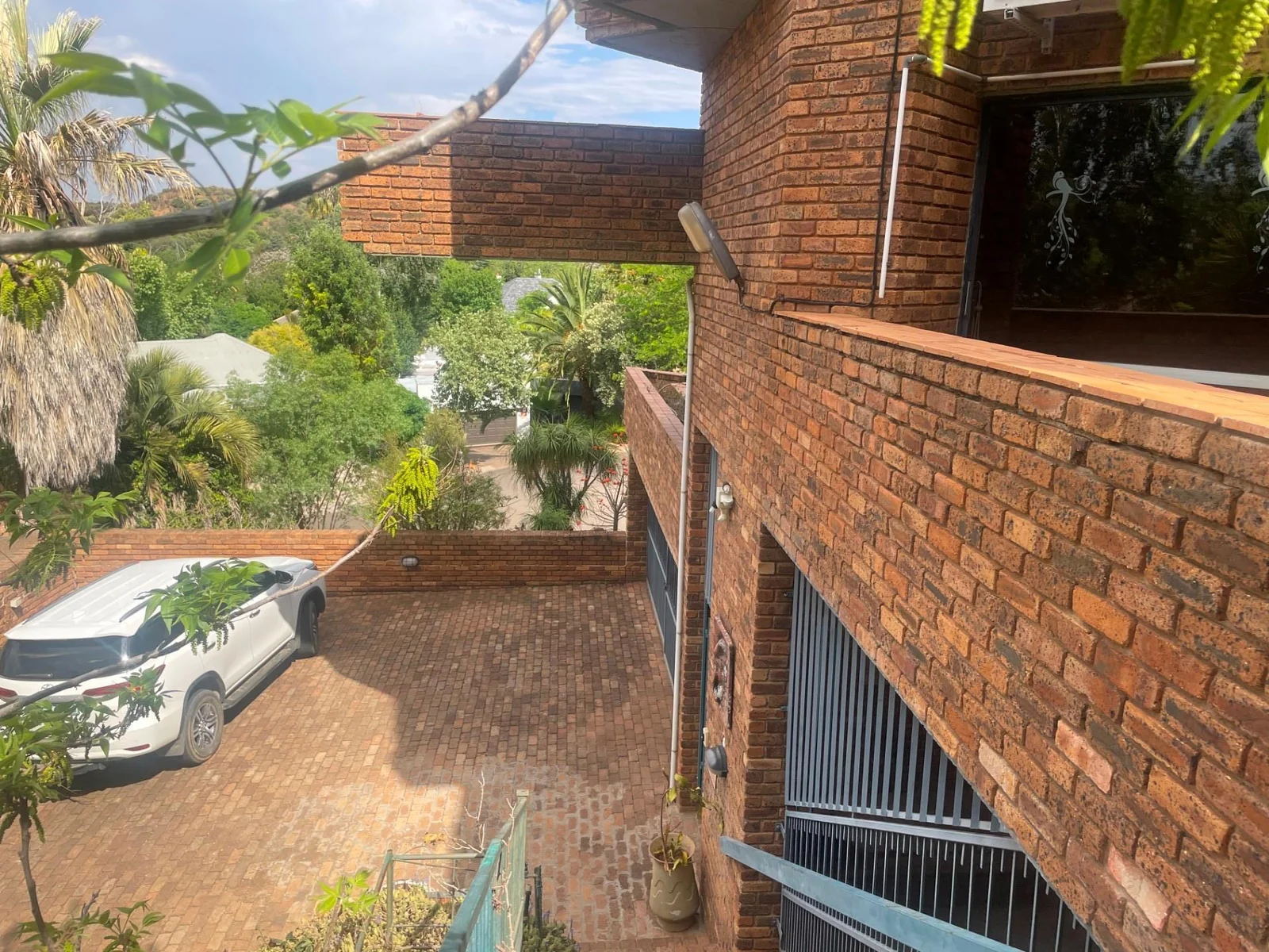 5 Bedroom, 4 Bathroom, 4 Story mansion in Waverley