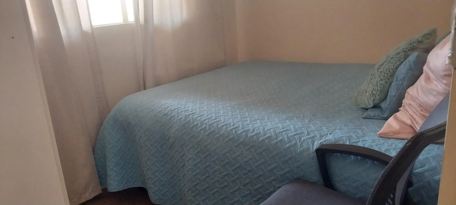 Beautiful 2 Beds Apartment  1st floor with  Lock up Garage