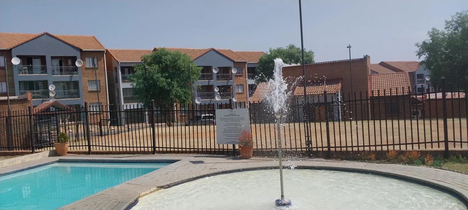 Beautiful 2 Beds Apartment  1st floor with  Lock up Garage