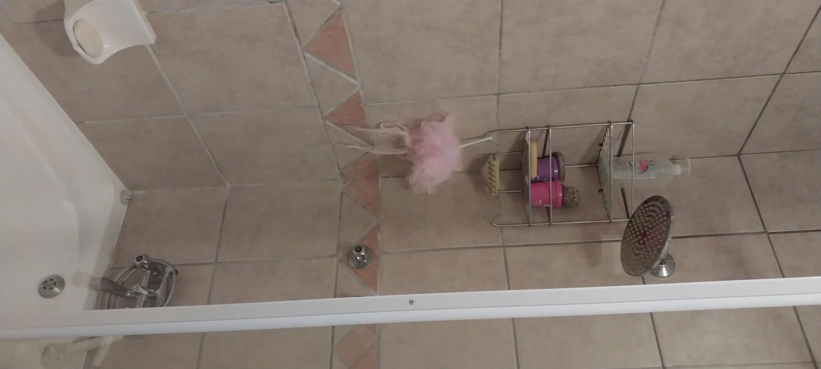 Beautiful 2 Beds Apartment  1st floor with  Lock up Garage