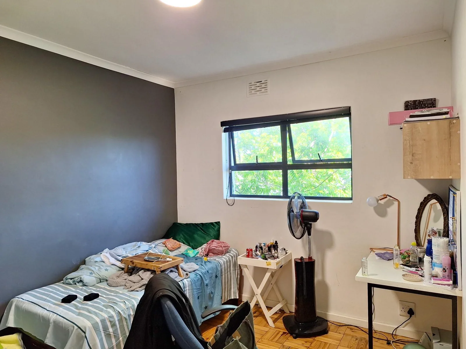 Rooms Available - House  in La Colline