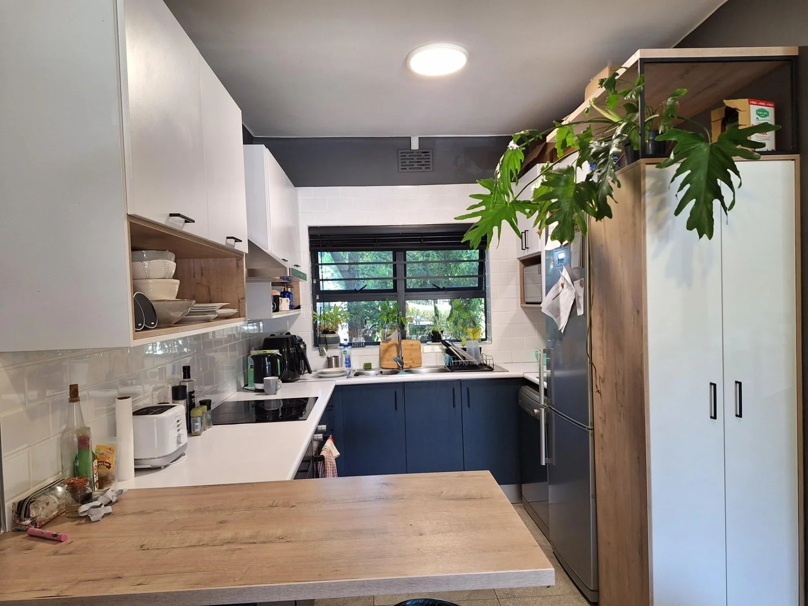 Rooms Available - House  in La Colline