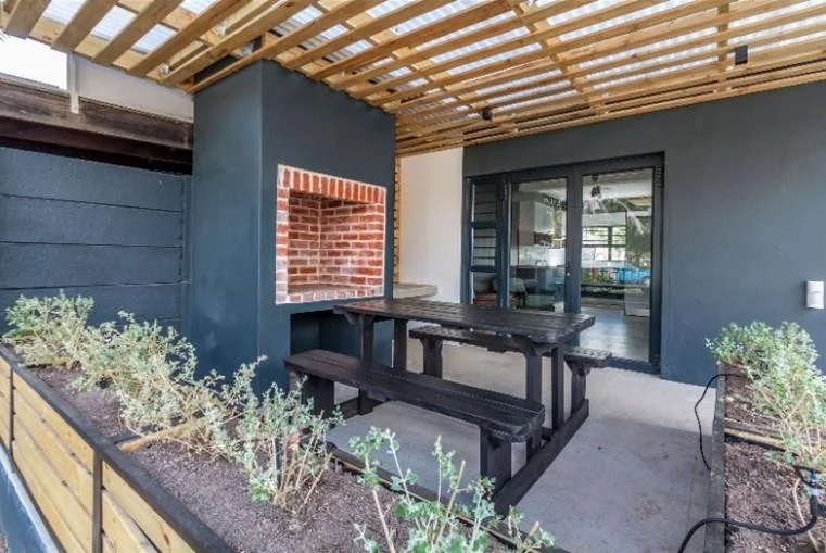 Rooms Available - House  in La Colline