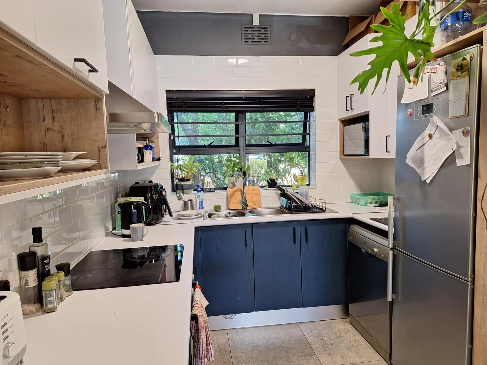 Rooms Available - House  in La Colline