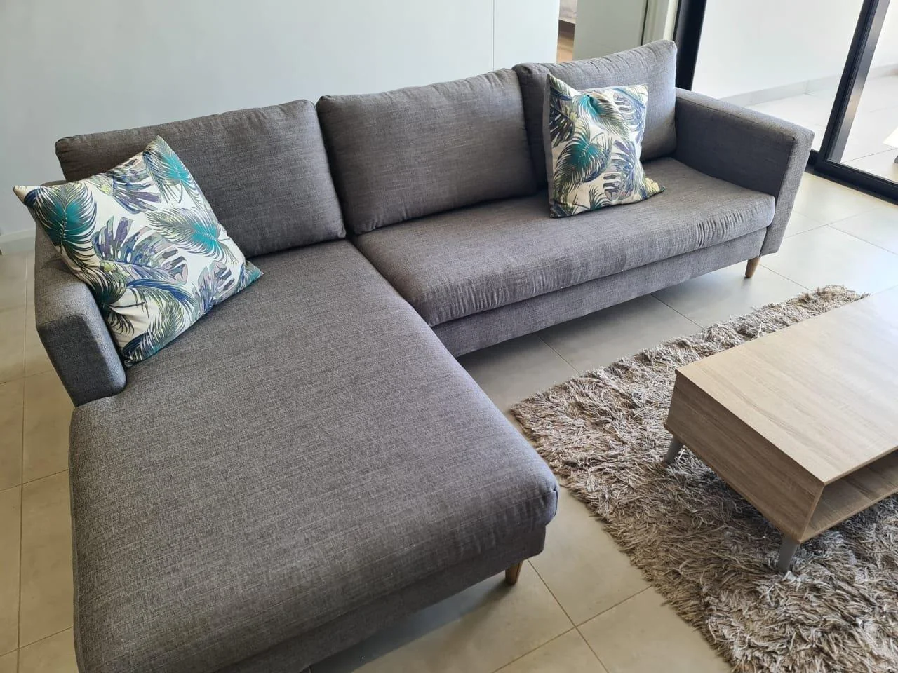 CALLING INVESTORS I  THE LUXURY OF LOCK-UP-AND-GO FOR PROFESSIONALS.