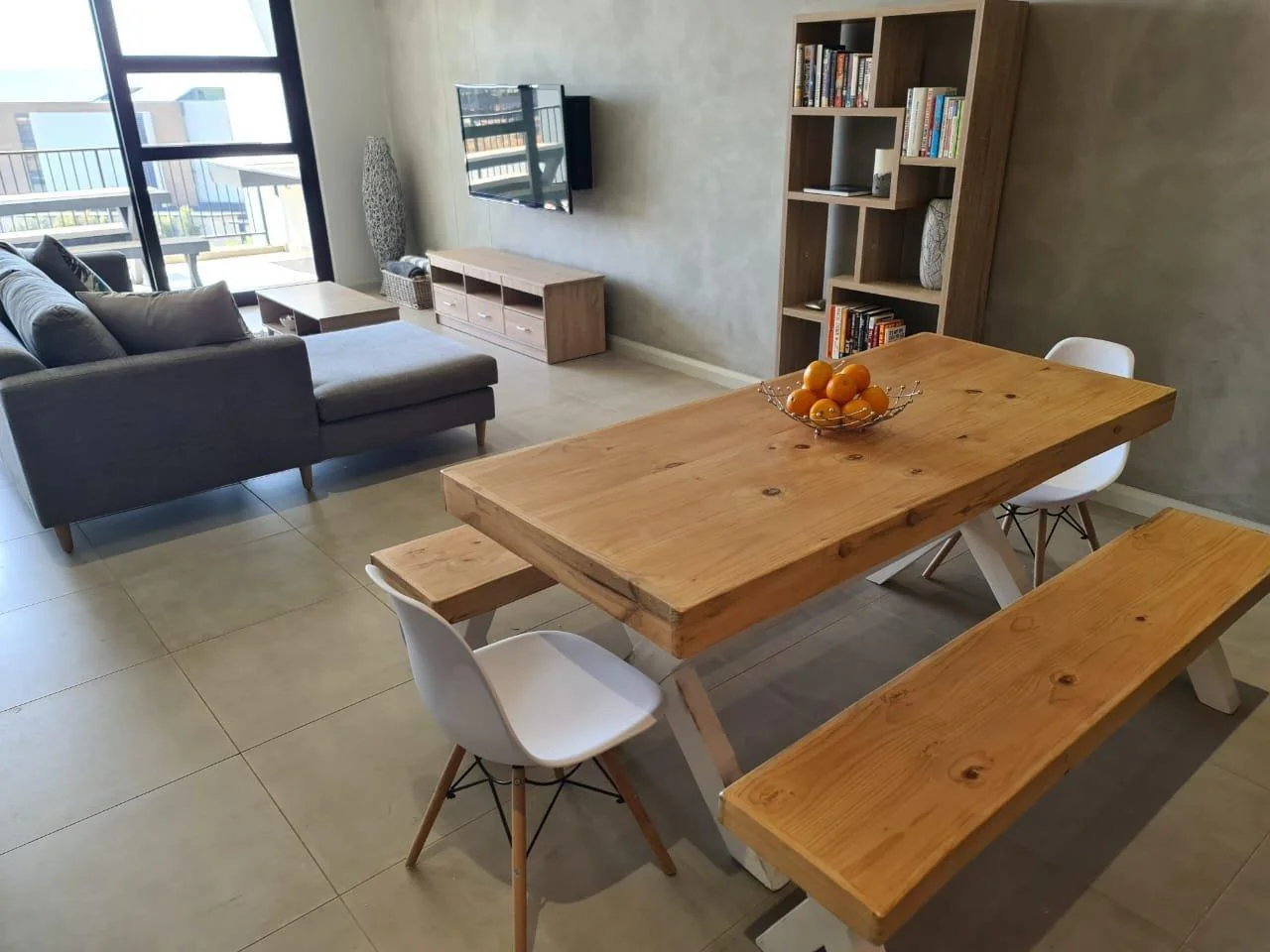 CALLING INVESTORS I  THE LUXURY OF LOCK-UP-AND-GO FOR PROFESSIONALS.