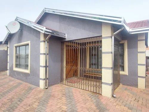 Golden Gardens, Sebokeng