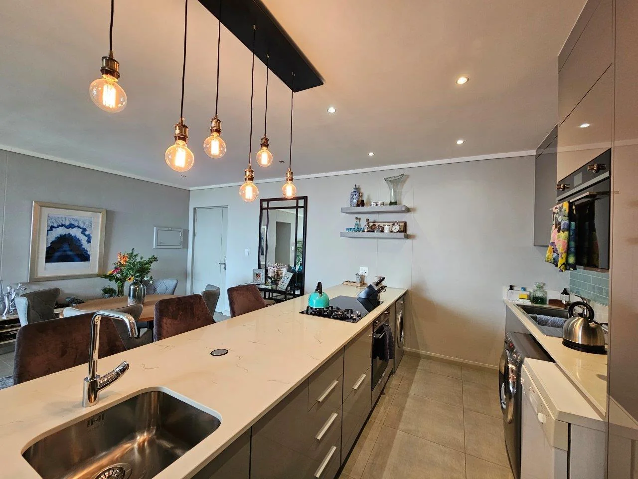 IDEAL INVESTEMENT OPPORTUNITY – SECURE A FUTURE LUXURY LIFESTYLE FOR YOURSELF NOW.