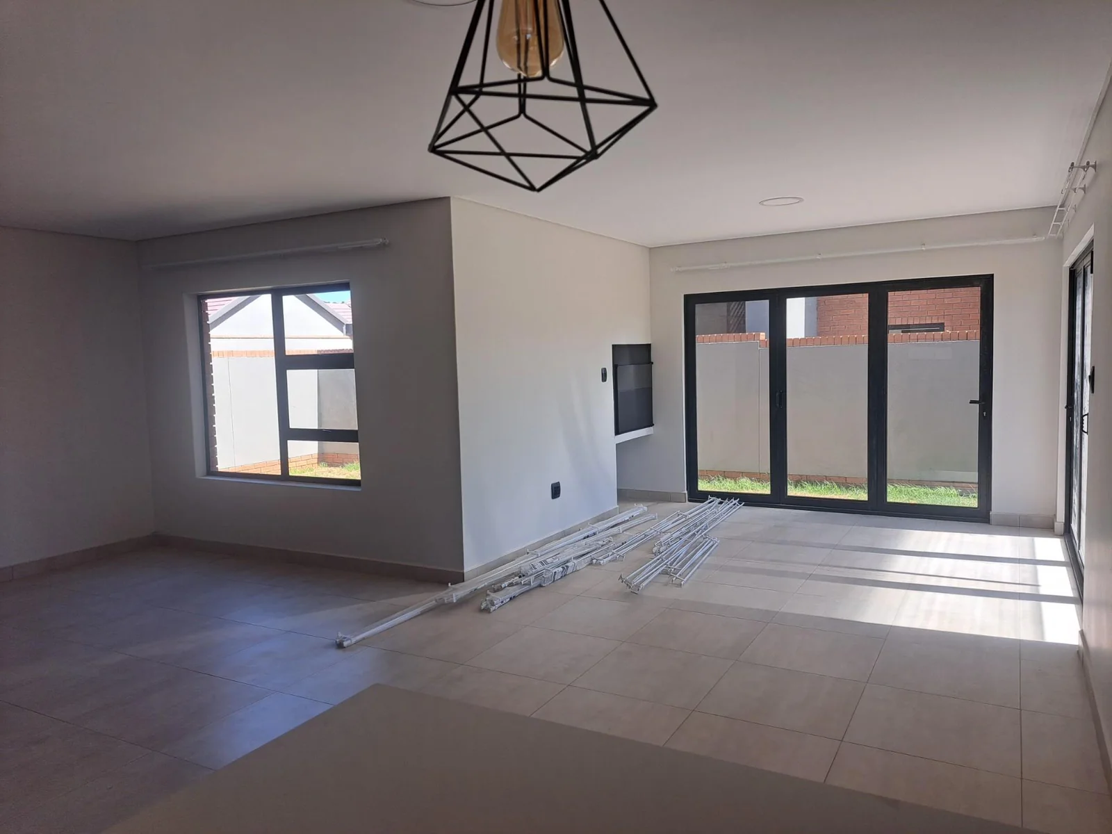 3 bedroom double story house for sale in Somerton Estate