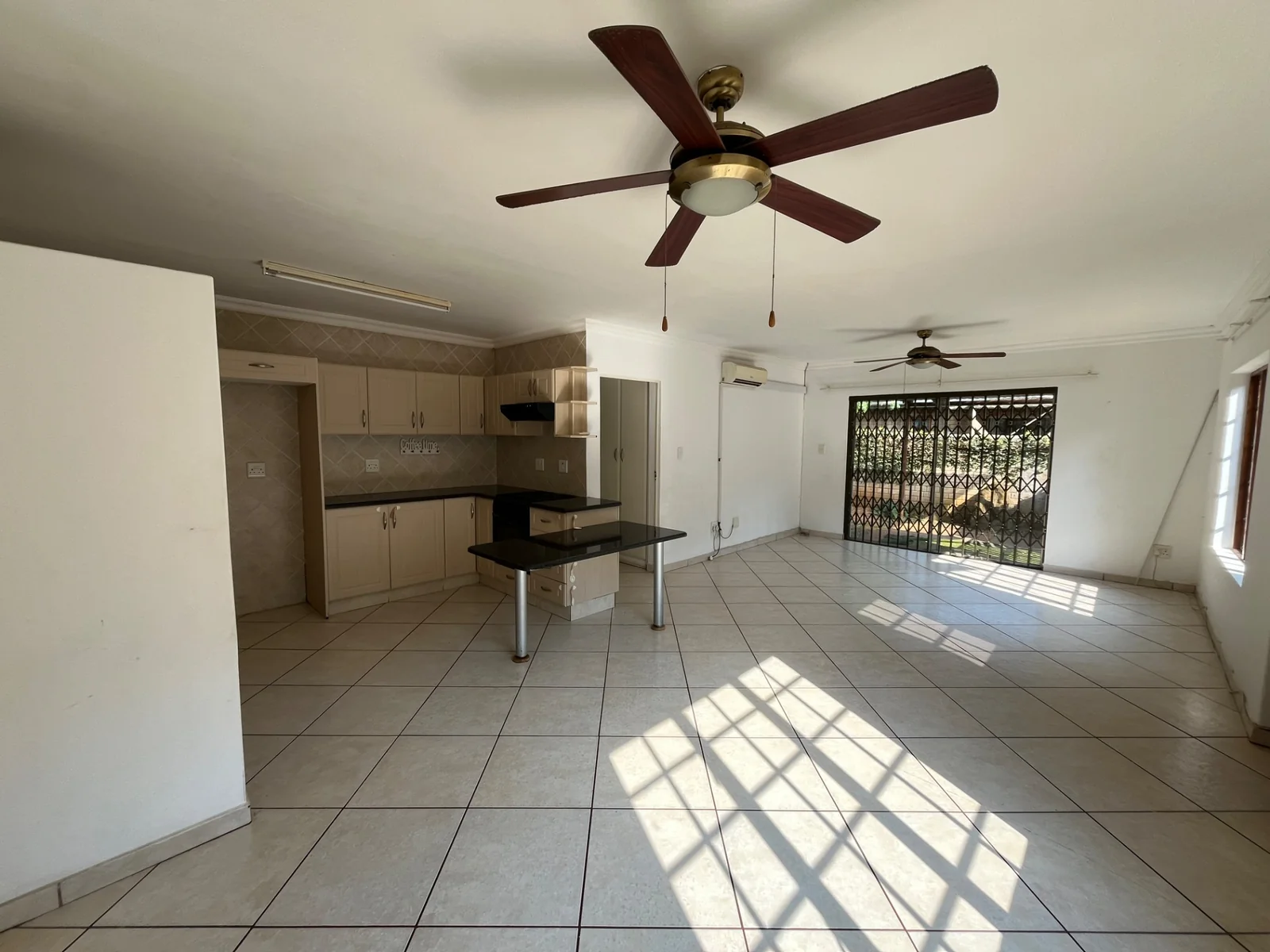 2 Bedroom Simplex To Let