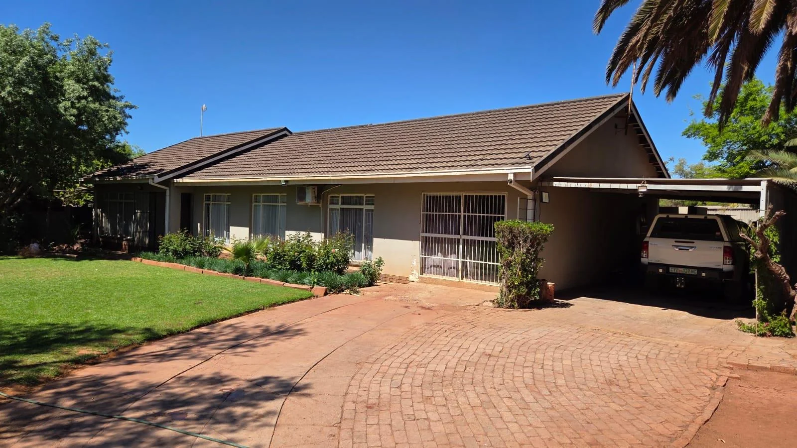 House with open land for sale in Postmasburg