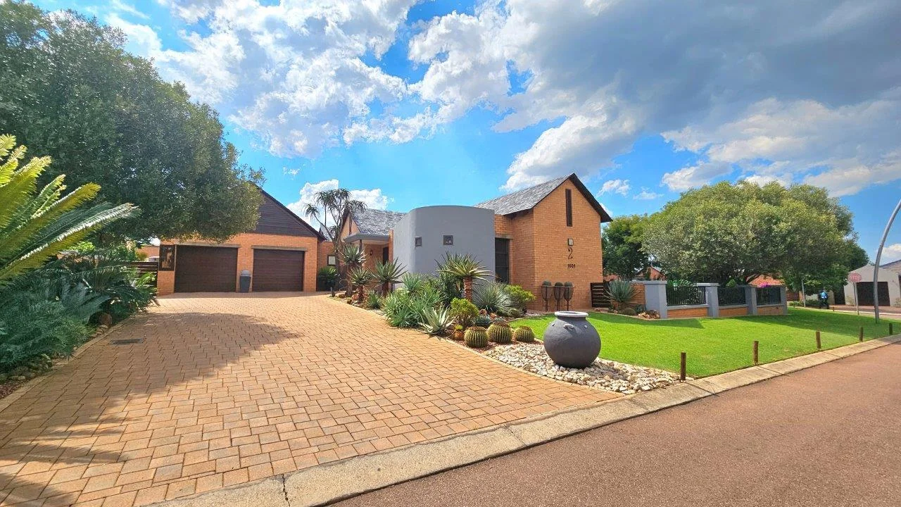 In Midstream Estate, when you retire it’s done with the best intentions for everyone to enjoy their golden years in style and independence.