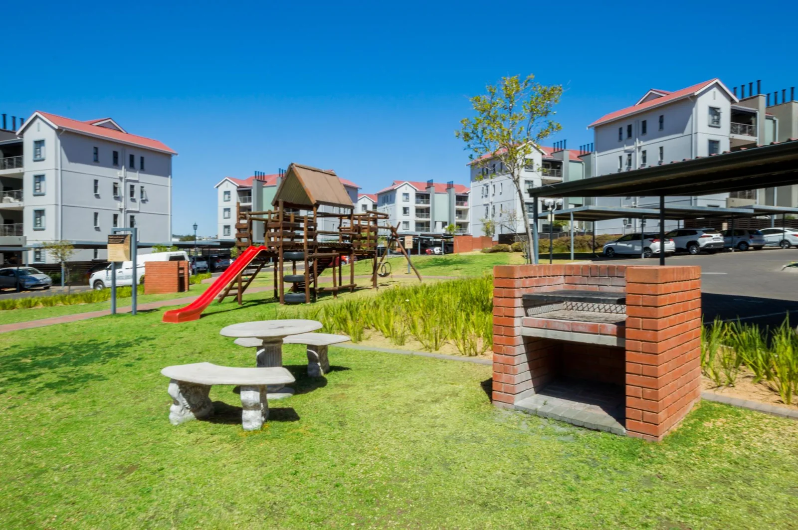 Modern and spacious One Bedroom Apartment for Sale in Modderfontein!