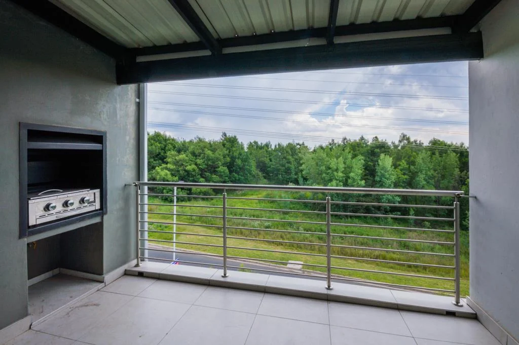 Modern and spacious One Bedroom Apartment for Sale in Modderfontein!