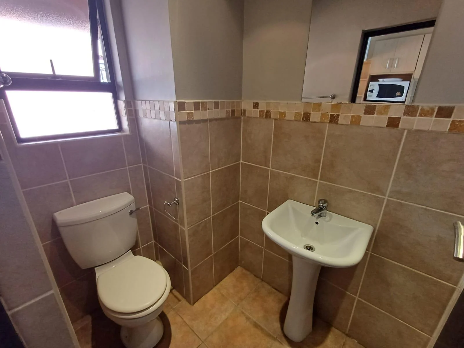 Bachelor’s flat to rent in Langenhoven Park!