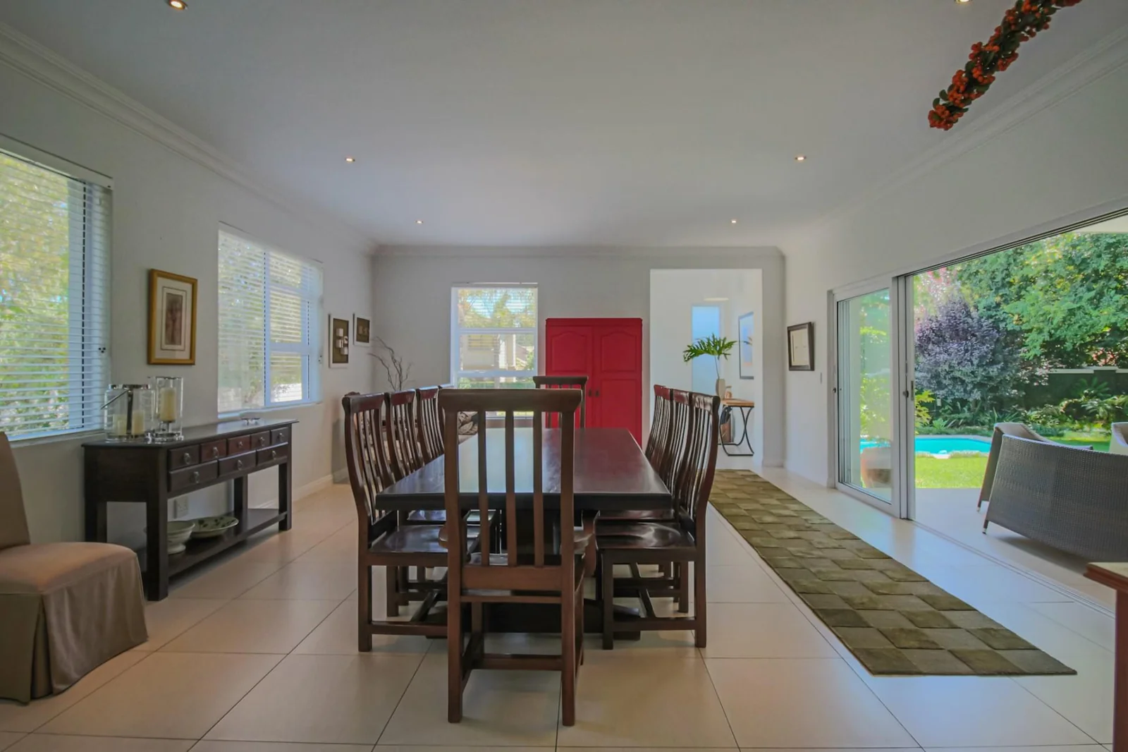 EXPERIENCE THE PINNACLE OF FAMILY LIVING – EXCLUSIVE MANDATED