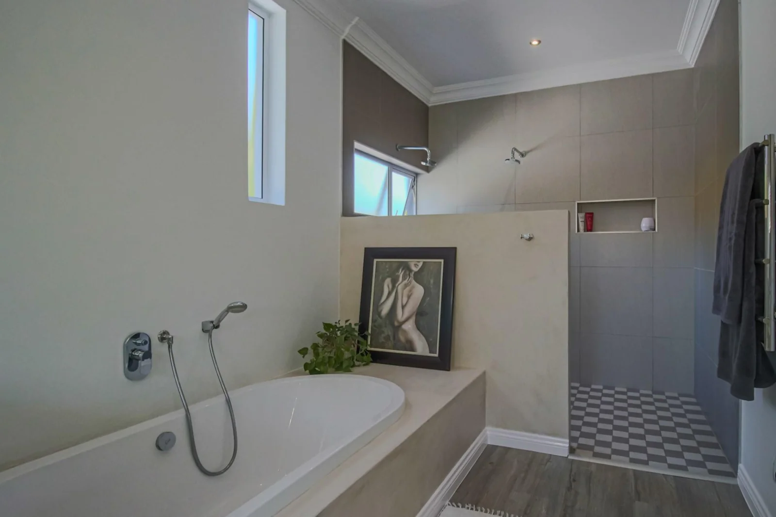 EXPERIENCE THE PINNACLE OF FAMILY LIVING – EXCLUSIVE MANDATED