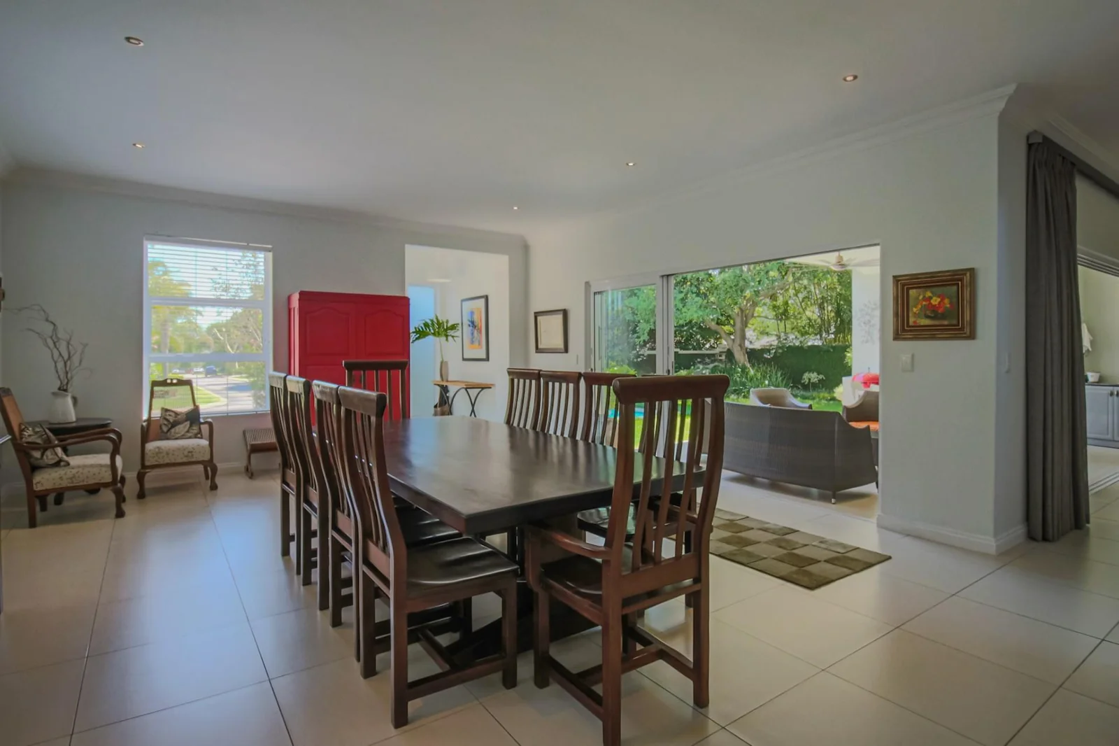 EXPERIENCE THE PINNACLE OF FAMILY LIVING – EXCLUSIVE MANDATED