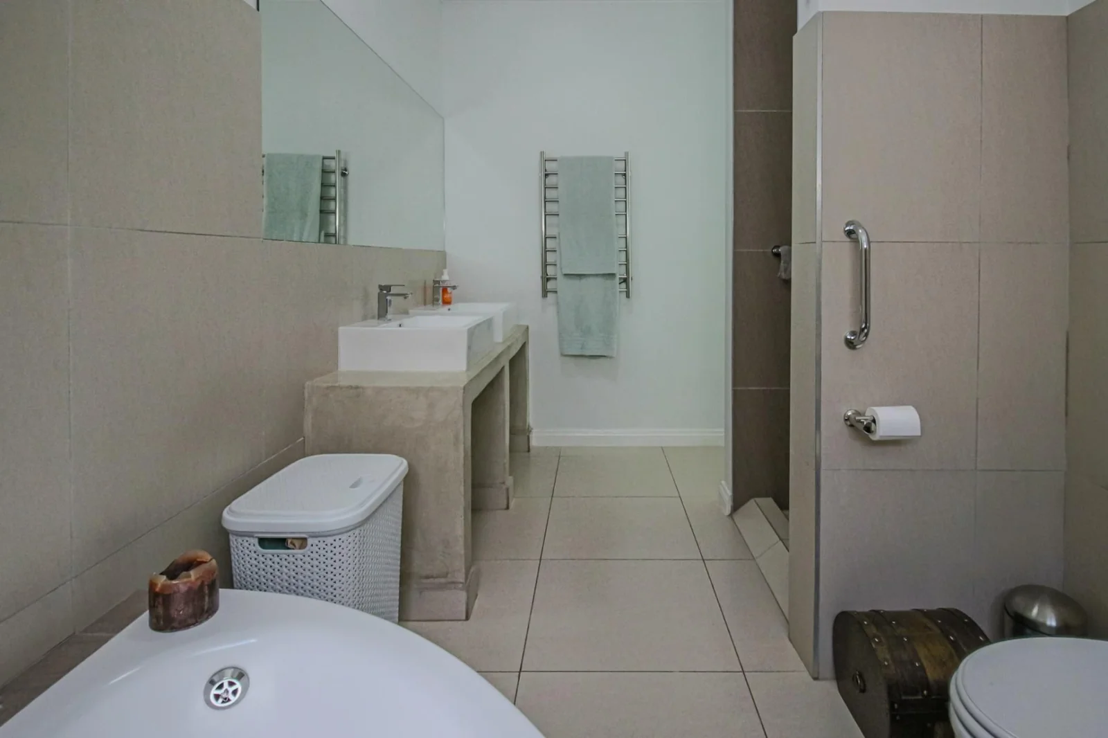 EXPERIENCE THE PINNACLE OF FAMILY LIVING – EXCLUSIVE MANDATED
