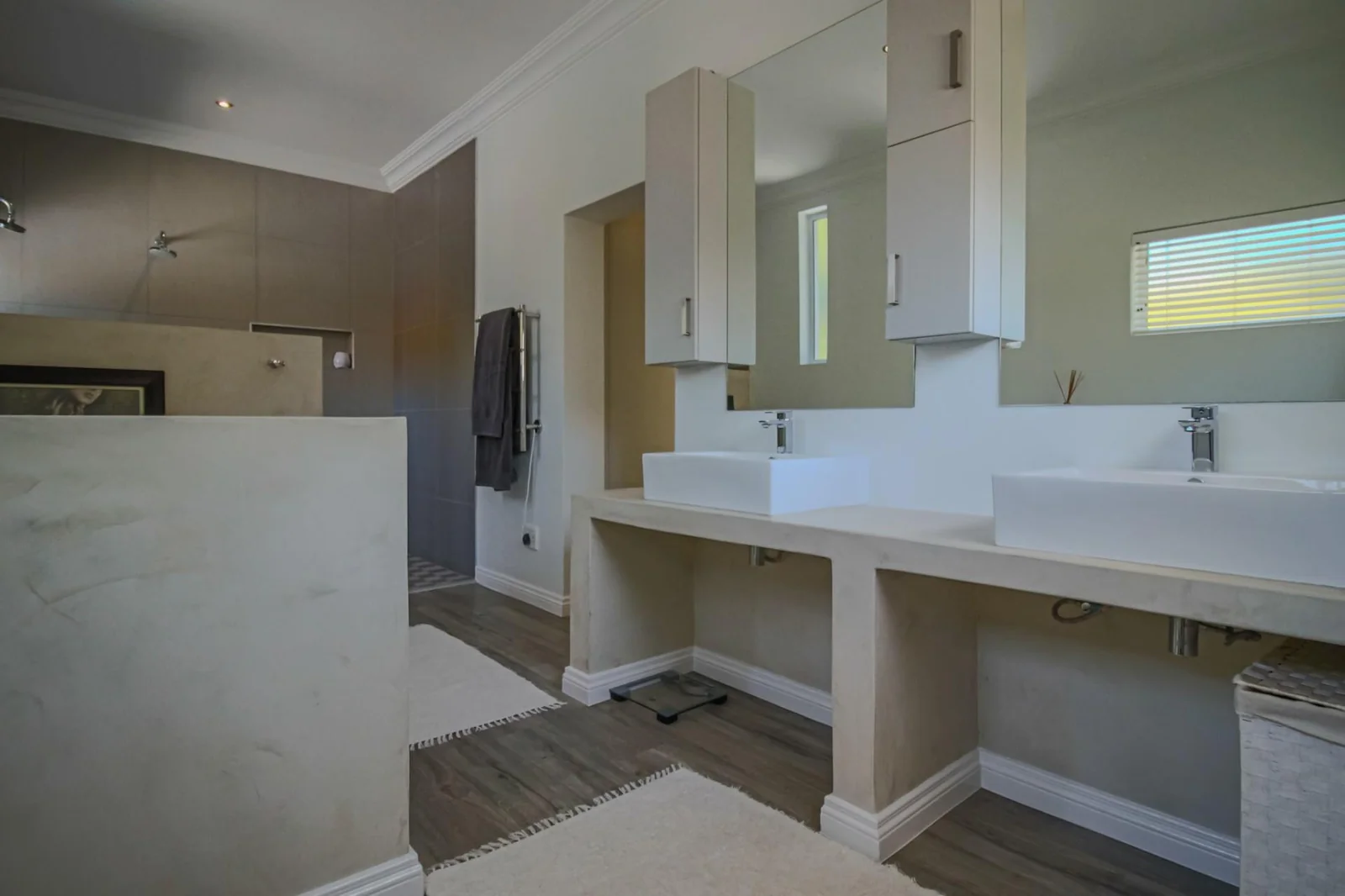 EXPERIENCE THE PINNACLE OF FAMILY LIVING – EXCLUSIVE MANDATED