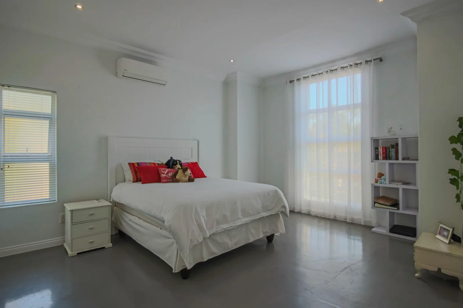 EXPERIENCE THE PINNACLE OF FAMILY LIVING – EXCLUSIVE MANDATED