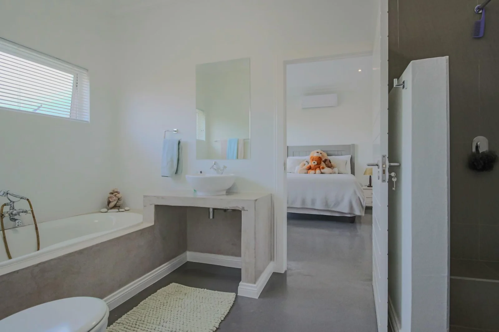 EXPERIENCE THE PINNACLE OF FAMILY LIVING – EXCLUSIVE MANDATED