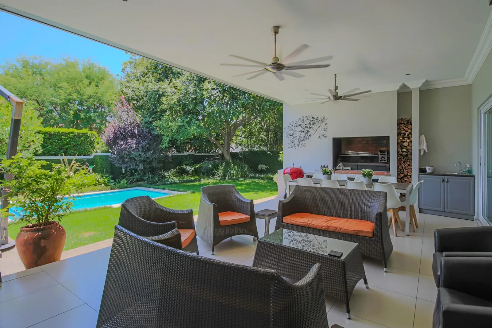 EXPERIENCE THE PINNACLE OF FAMILY LIVING – EXCLUSIVE MANDATED