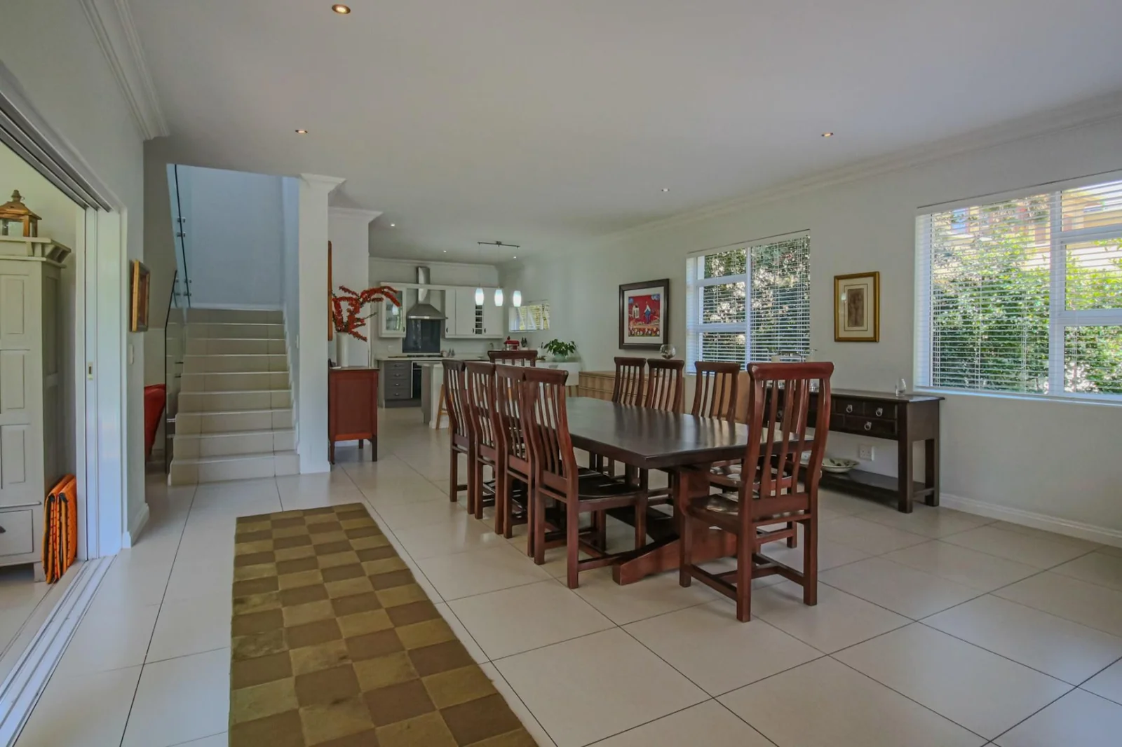 EXPERIENCE THE PINNACLE OF FAMILY LIVING – EXCLUSIVE MANDATED