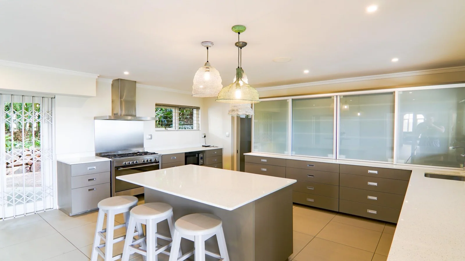 4 Bedroom House with Flatlet