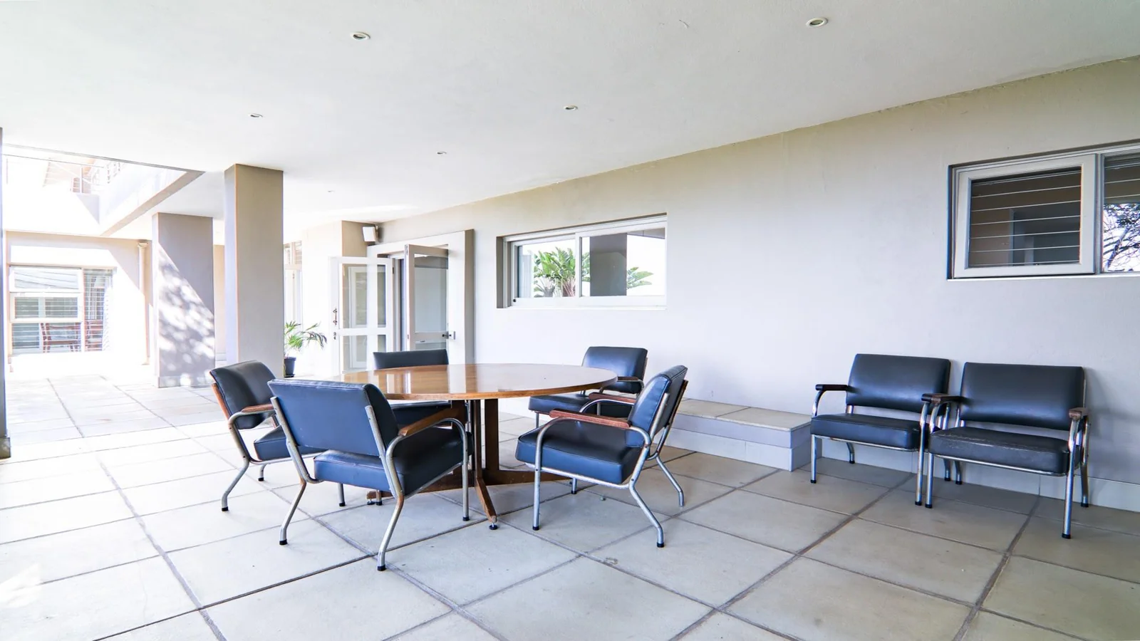 4 Bedroom House with Flatlet