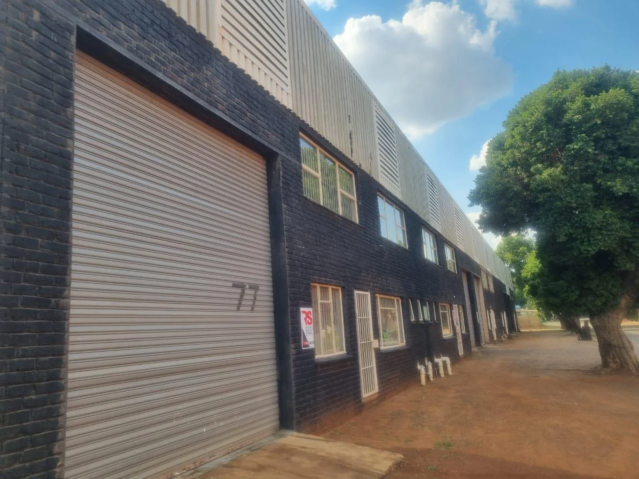 Workshop to let in NW 7 Vanderbijlpark.