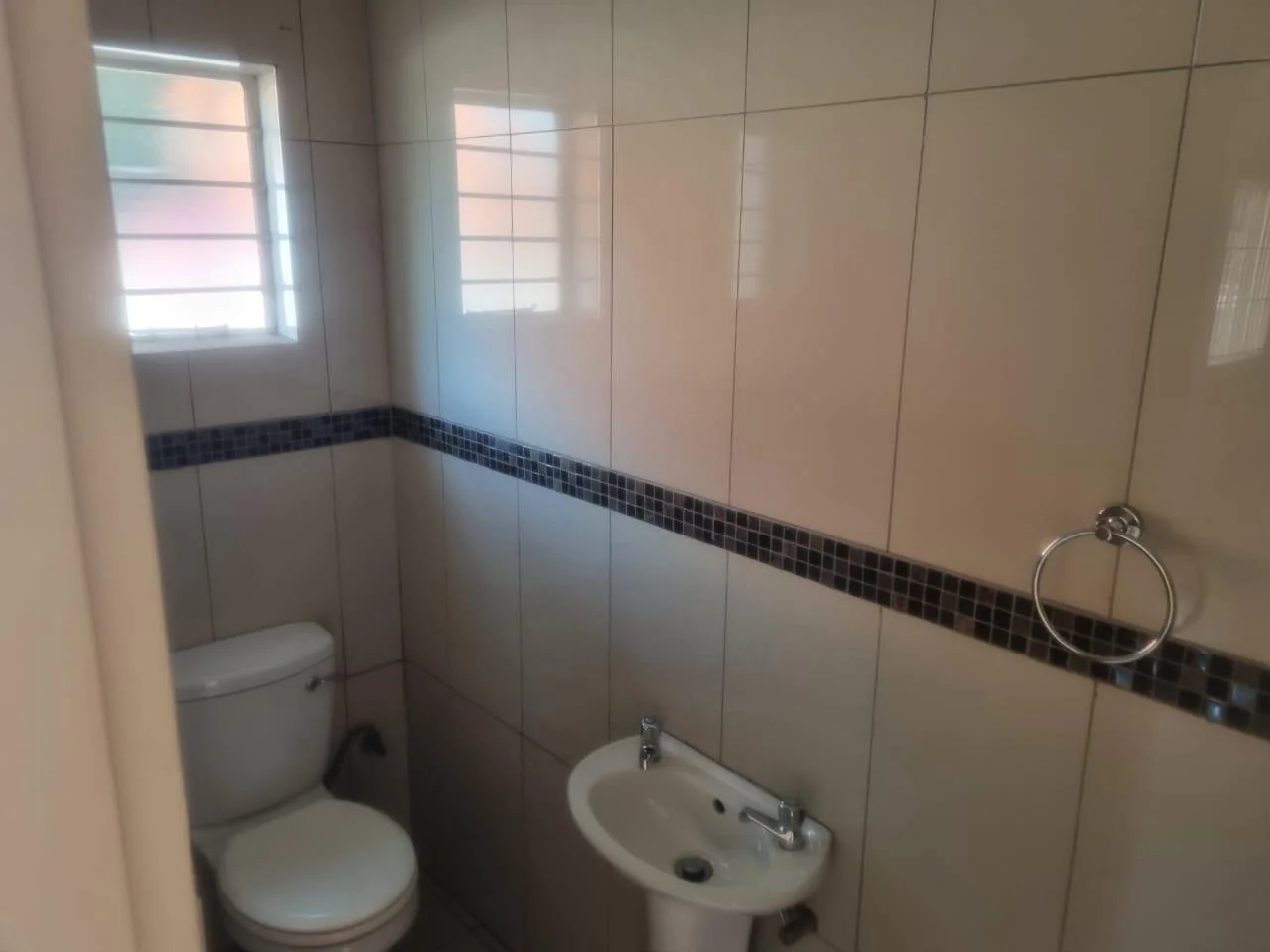 Workshop to let in NW 7 Vanderbijlpark.