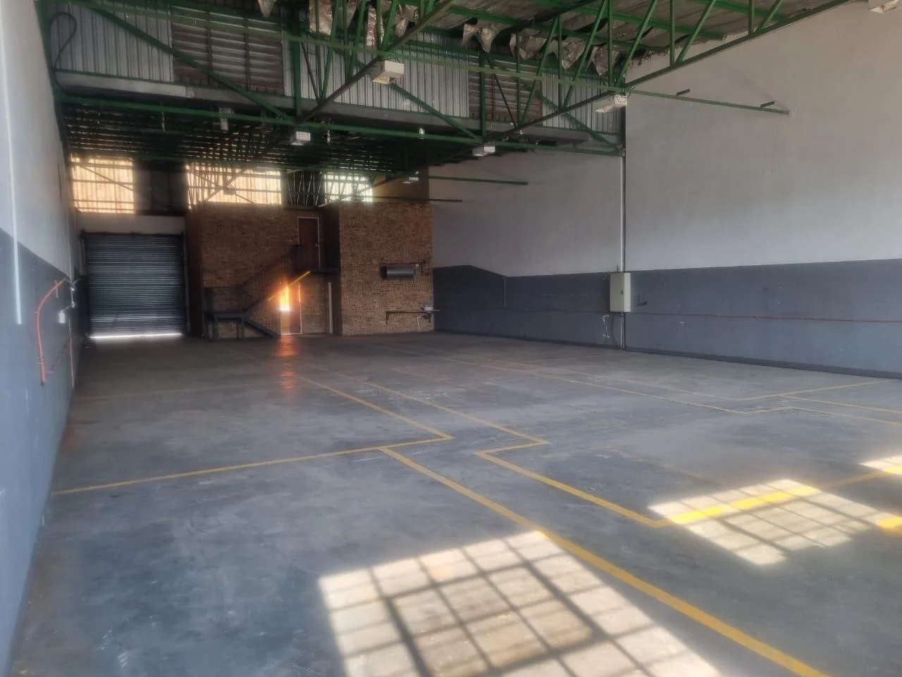 Workshop to let in NW 7 Vanderbijlpark.