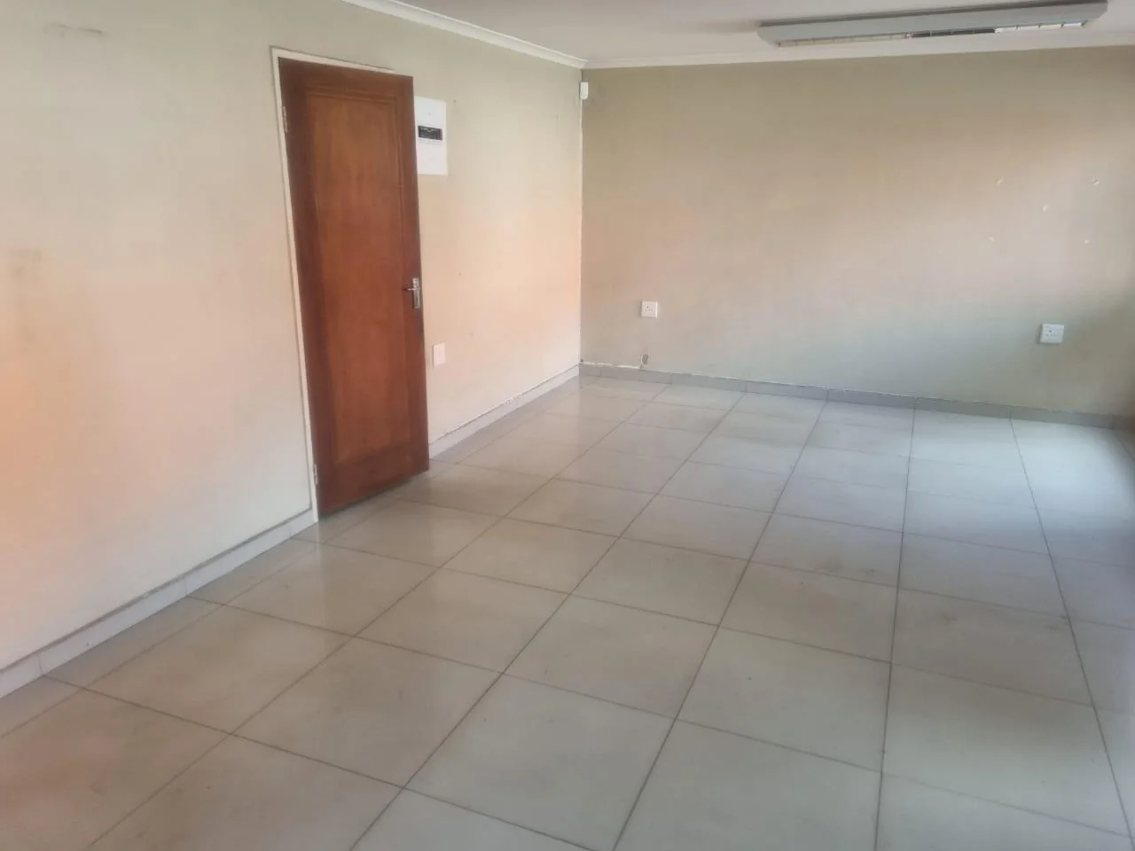 Workshop to let in NW 7 Vanderbijlpark.