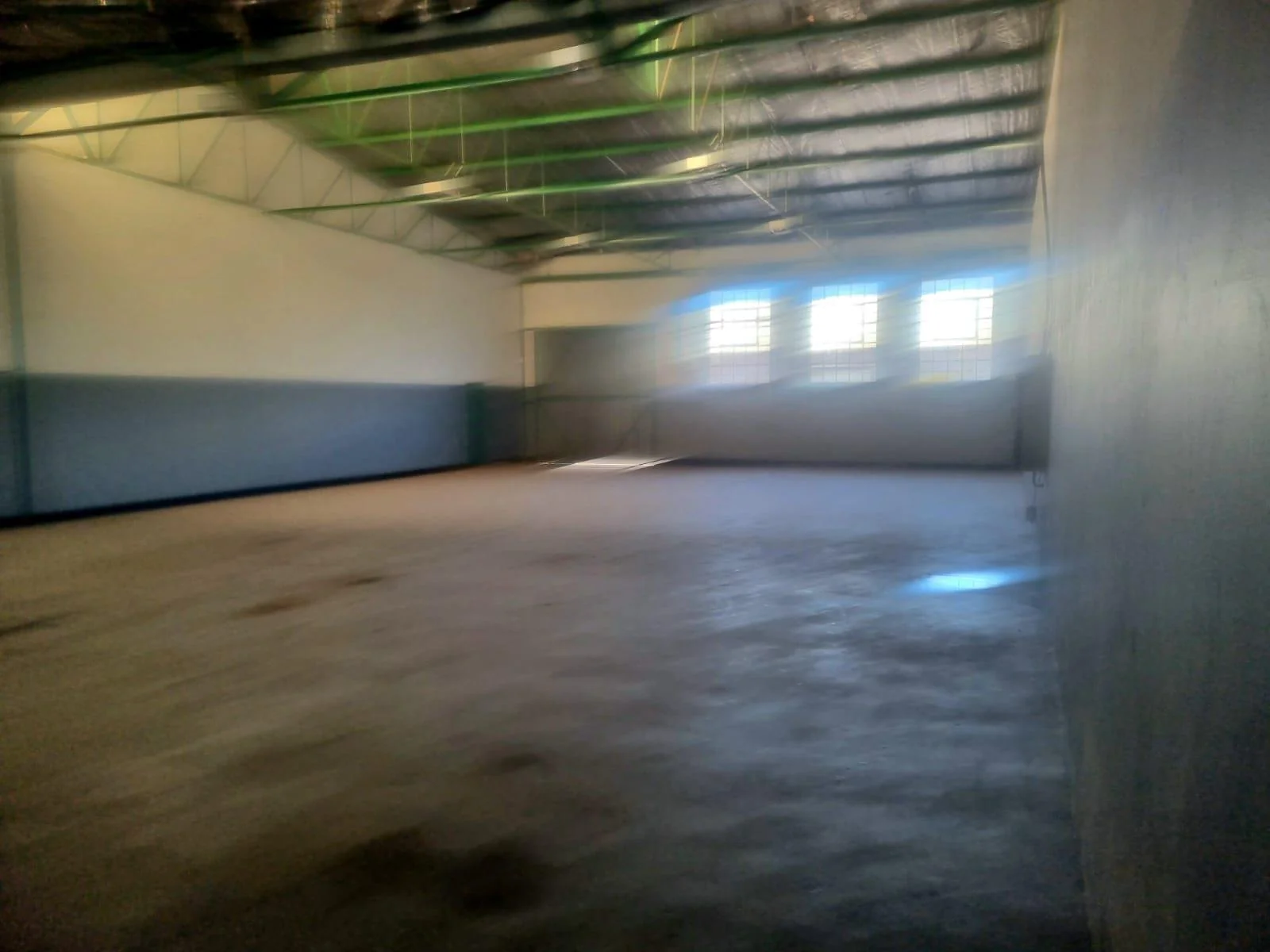 Workshop to let in NW 7 Vanderbijlpark.