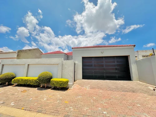 2209 North Carolina, Cosmo City, Roodepoort